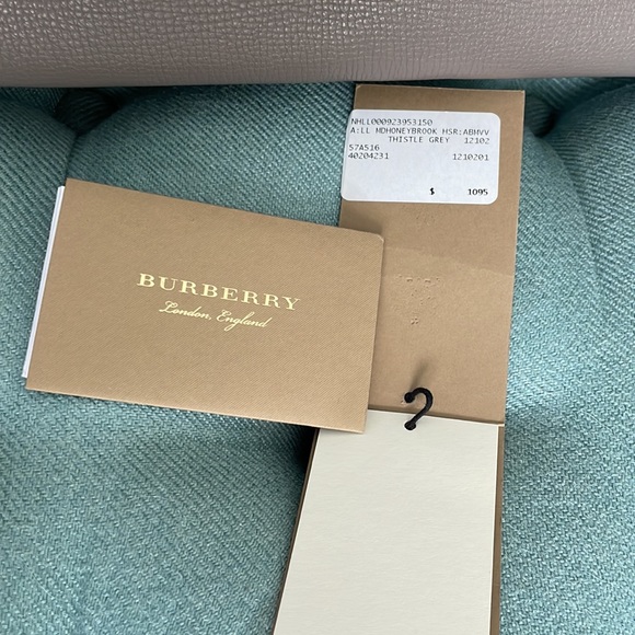 Authentic Burberry Tote - Picture 4 of 13